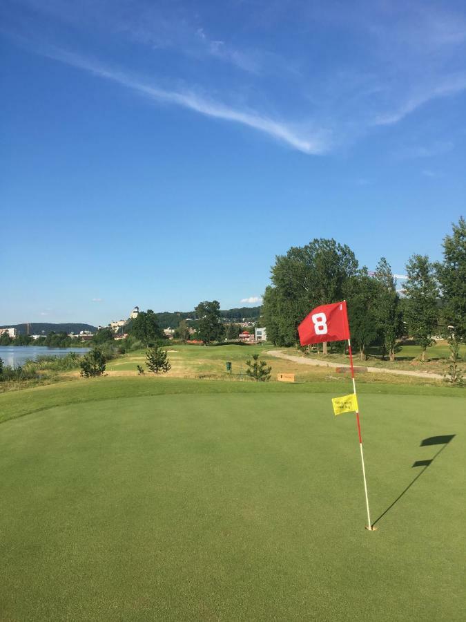 Greenbay Golf Apartments Trenčín エクステリア 写真