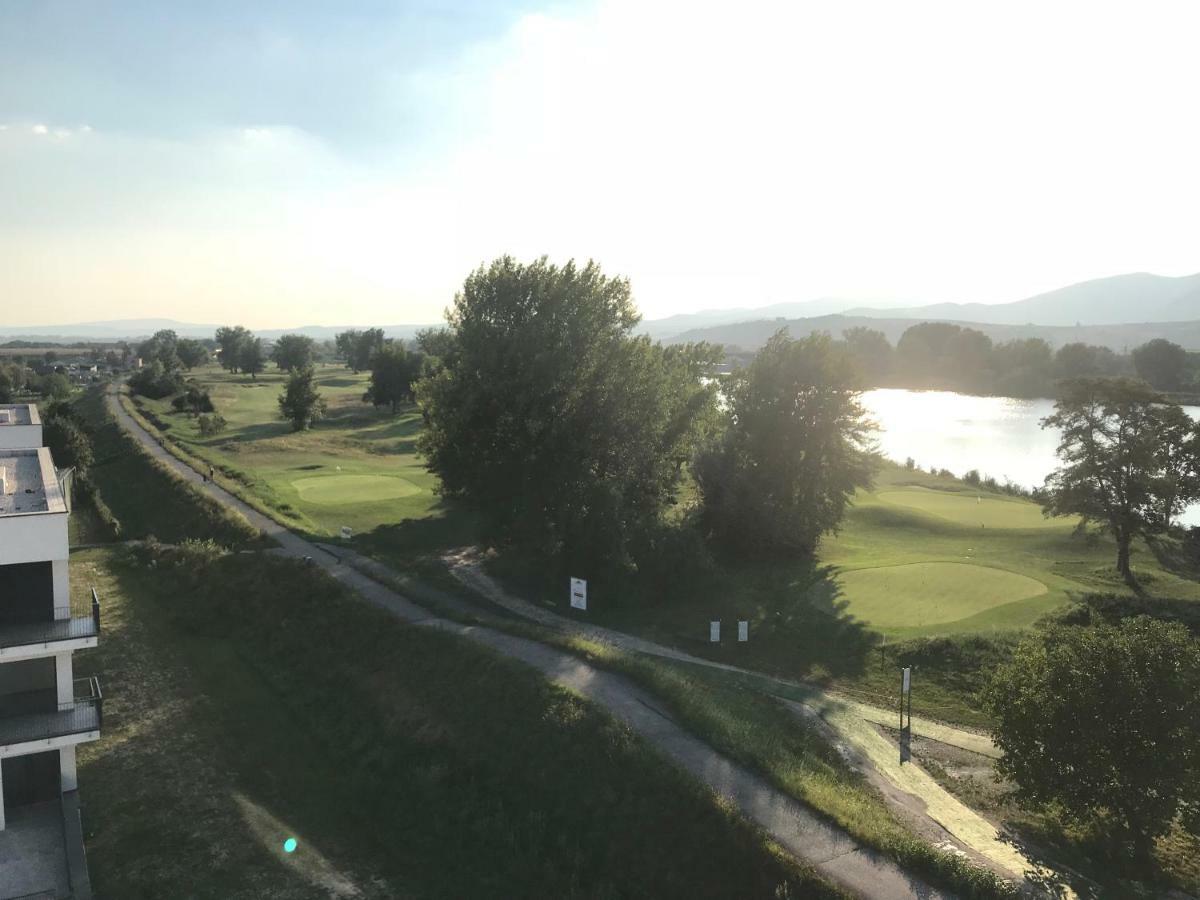 Greenbay Golf Apartments Trenčín エクステリア 写真